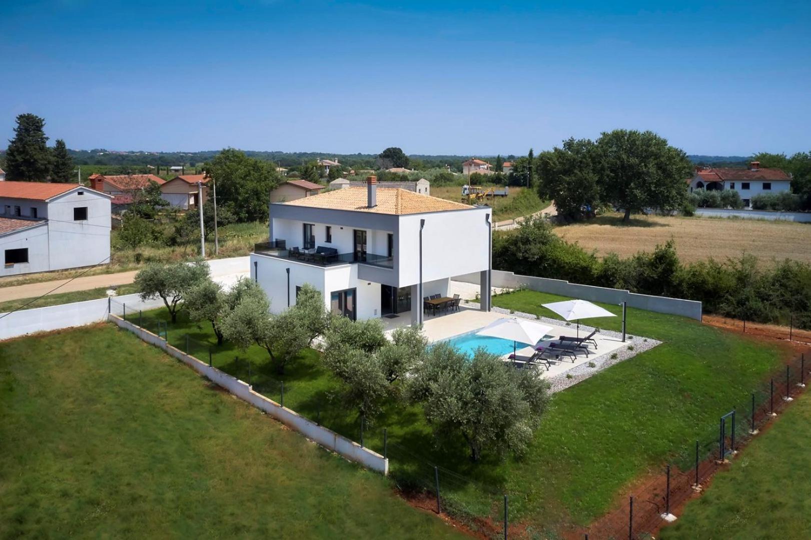 Villa Brand New Borina With Pool